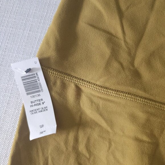 NWT TNA Butter High Waist Shorts Small Atmosphere 9" Hi-Rise  TnAction Biker - Picture 2 of 4